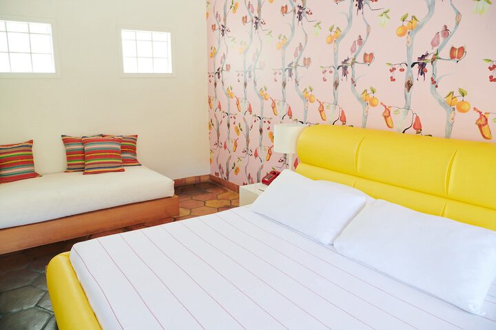 Room 72 of 119