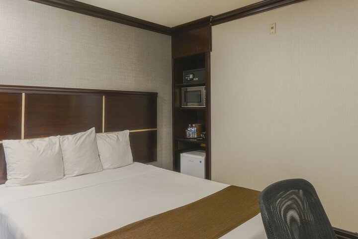 Room 11 of 23