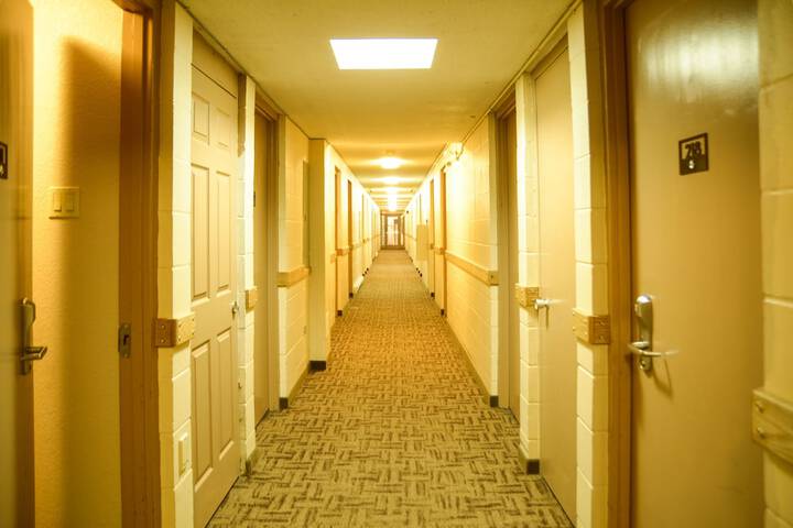 Ballroom/Hall 21 of 22