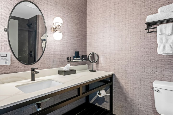 Beacon Suites Hotel