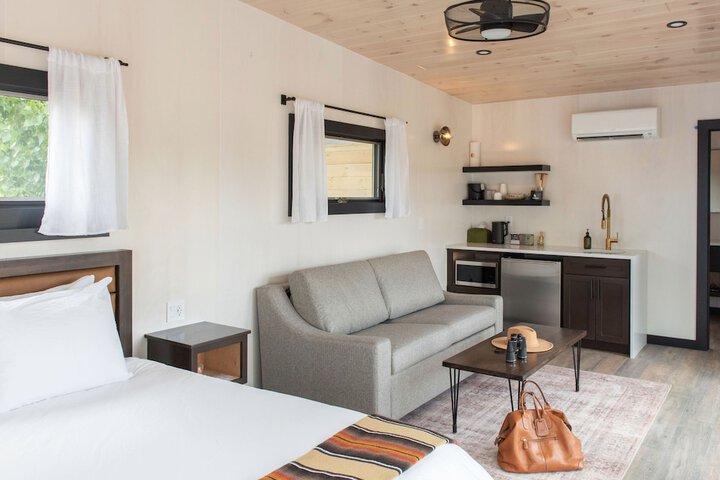 Room 12 of 42