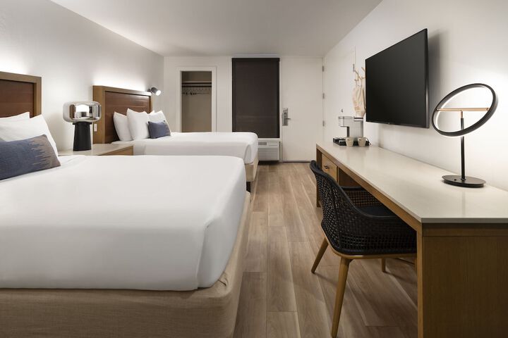 Room 60 of 114