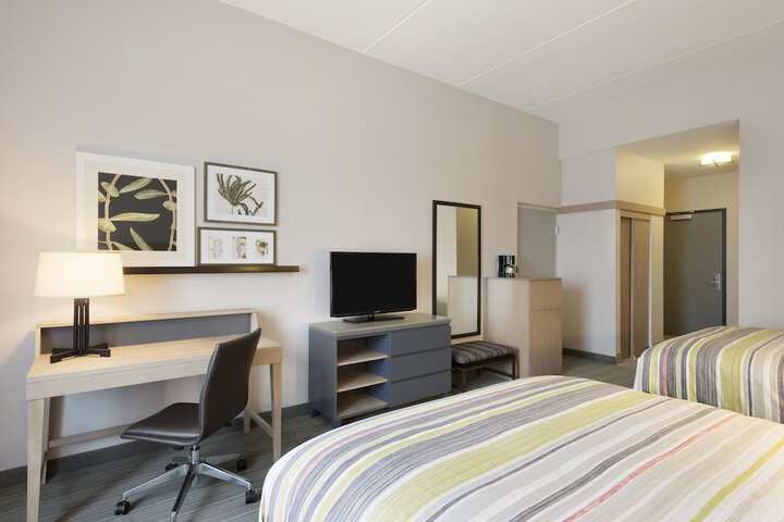 Room 7 of 19