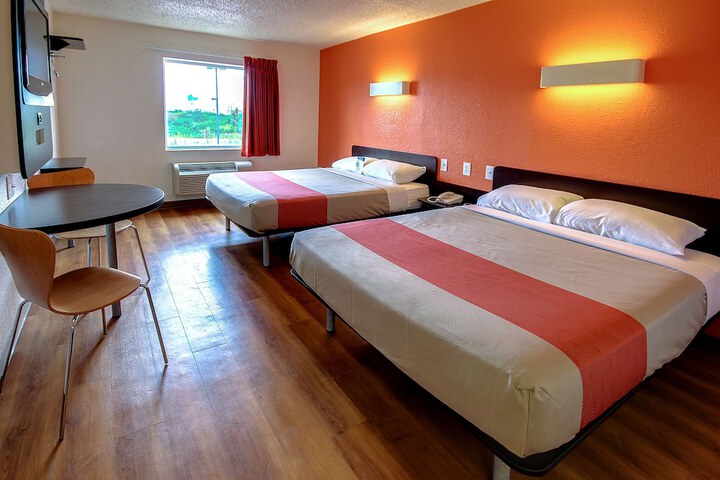 Room 34 of 38