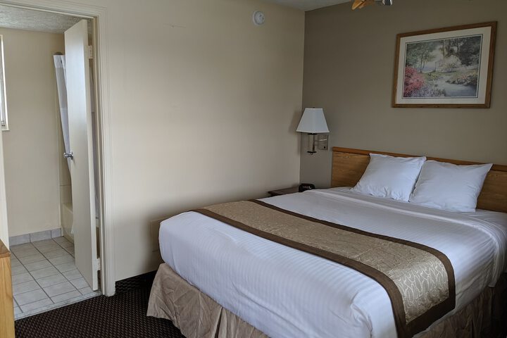 Room 6 of 15