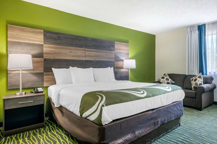 Room 32 of 37
