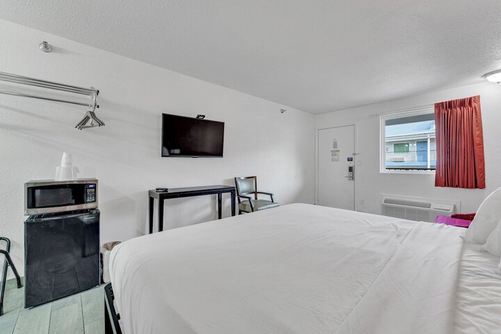 Room 35 of 42