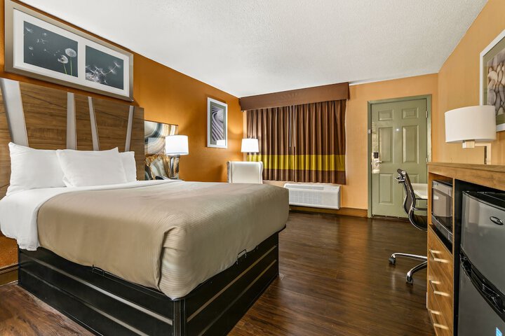 Room 26 of 60