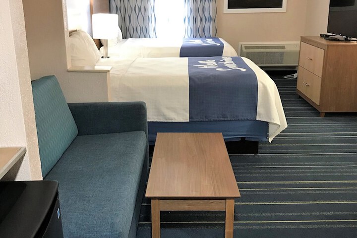 Room 22 of 28