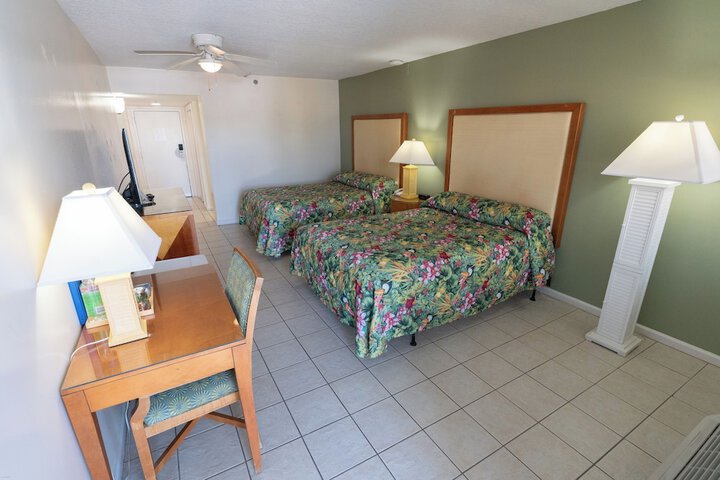 Pirates Cove Resort & Marina