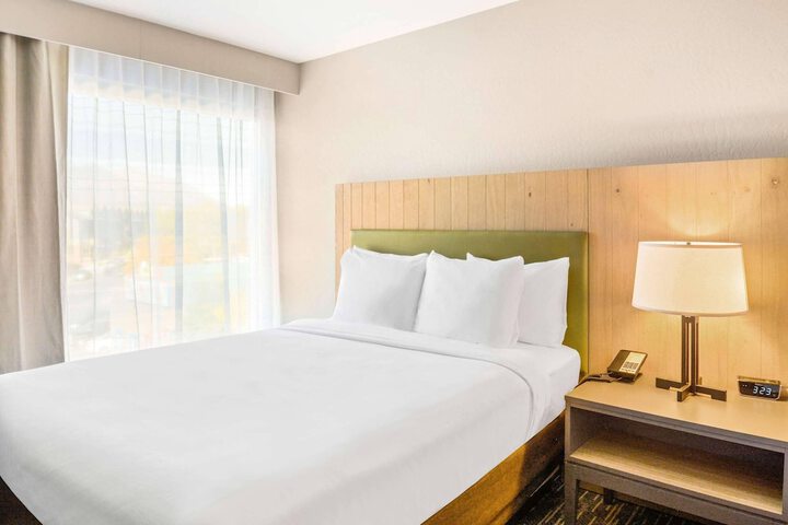 Country Inn & Suites by Radisson Flagstaff Downtown, AZ