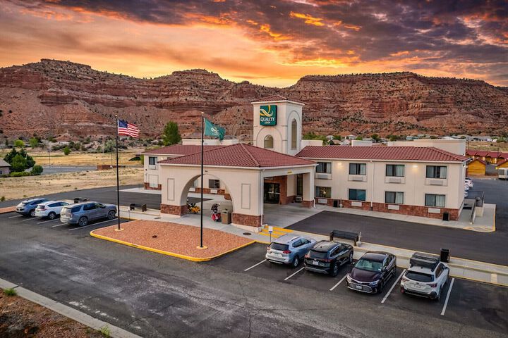 Hotel 7 of 49