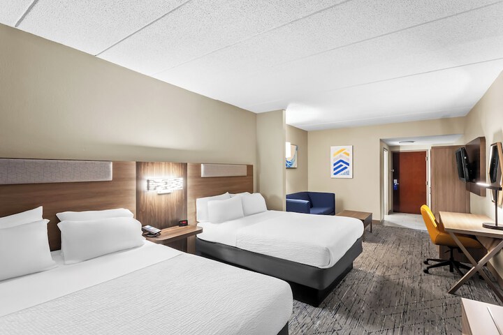 Holiday Inn Express Suites Charleston by IHG