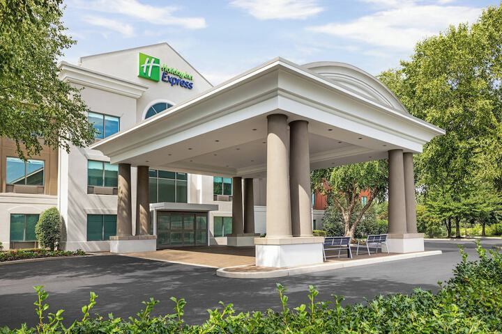 Holiday Inn Express & Suites Hagerstown by IHG