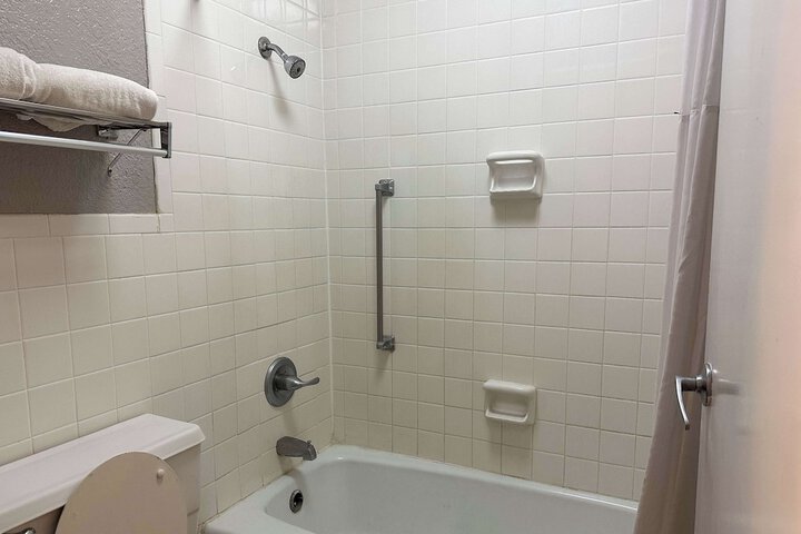 Room 13 of 19