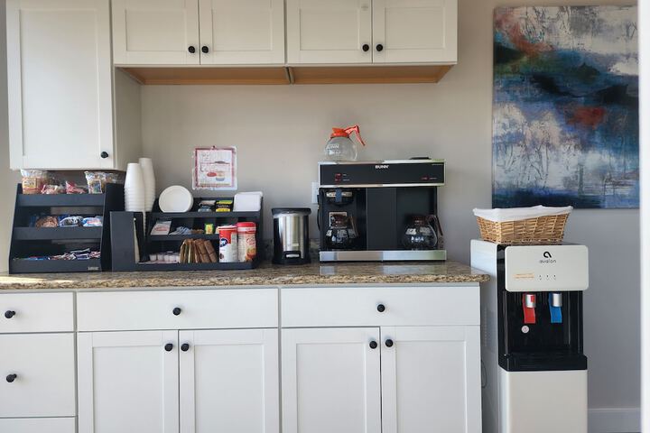 Breakfast/Coffee Service 23 of 36