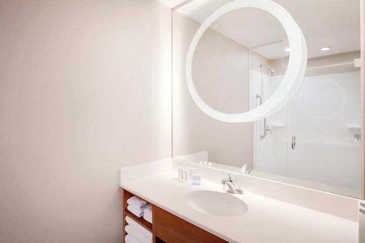 Springhill Suites Marriott Airport
