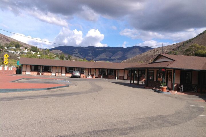 Hotel 2 of 42