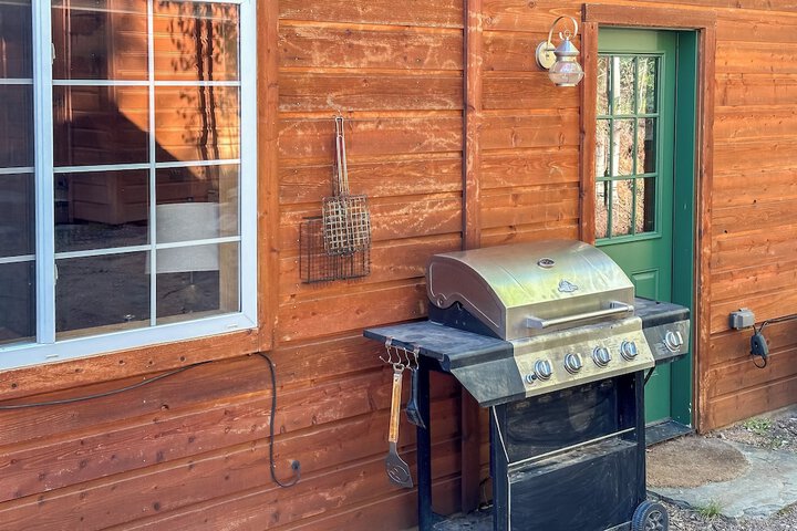 bobcat Trail Cabin on 3 Acres in Como!
