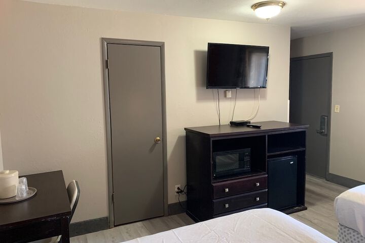 Stadium View Inn