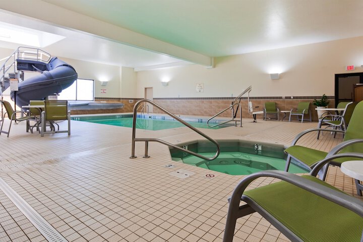 Pool 4 of 21