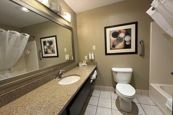 Room 4 of 12