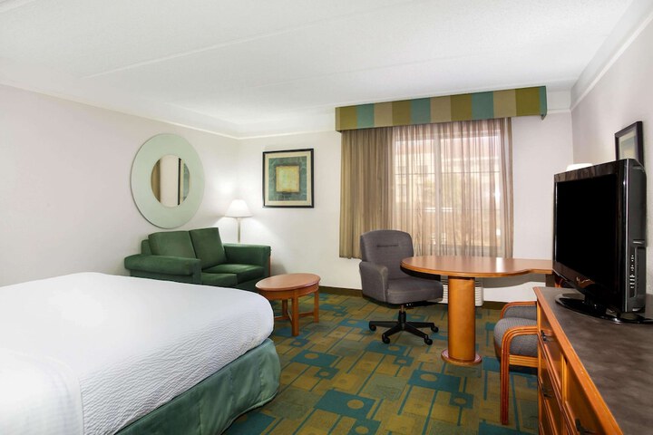 Room 14 of 30