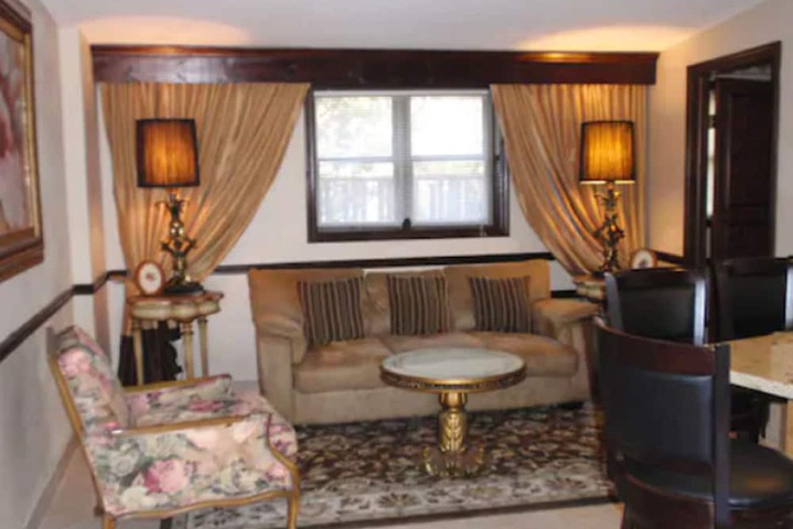 Room 22 of 28