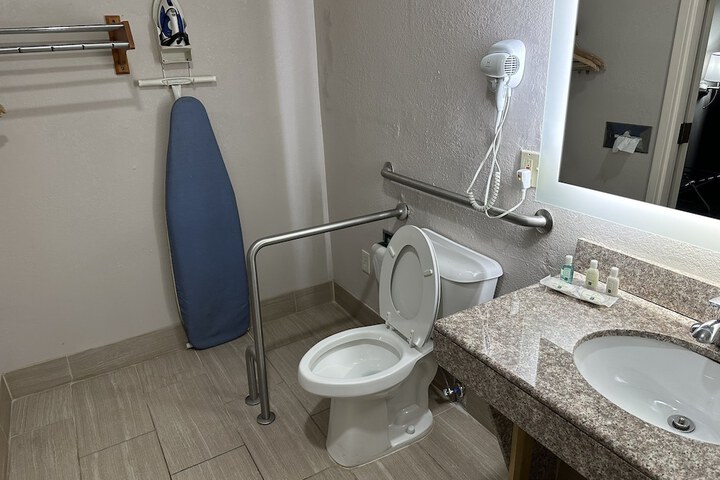 Room 20 of 40