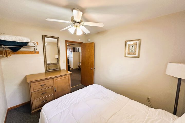 Room 102 of 299