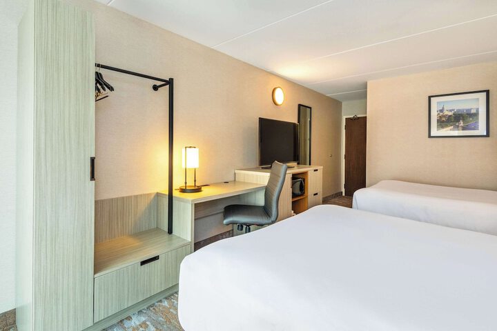 Room 34 of 70