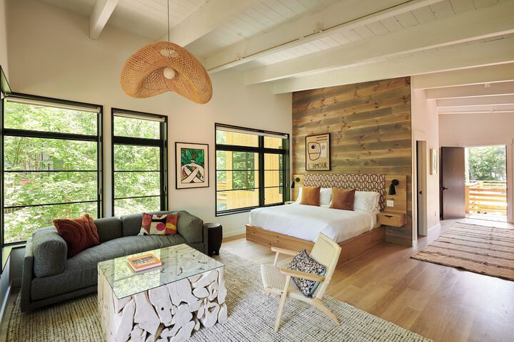 Woodstock Way Hotel