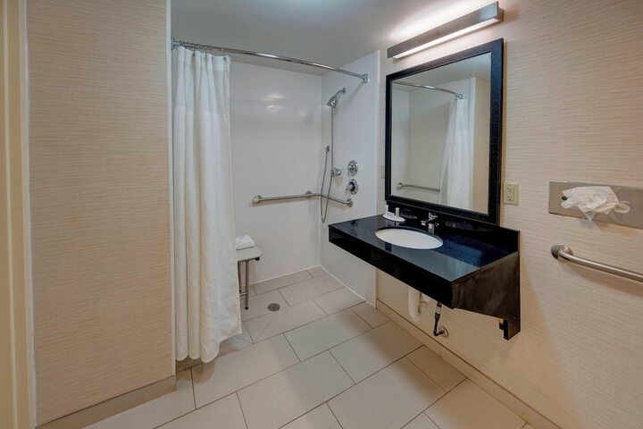 Room 20 of 28