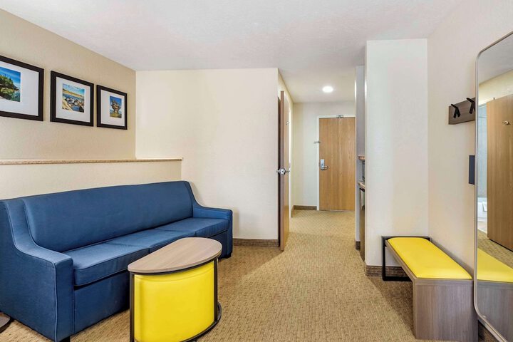 Room 18 of 32