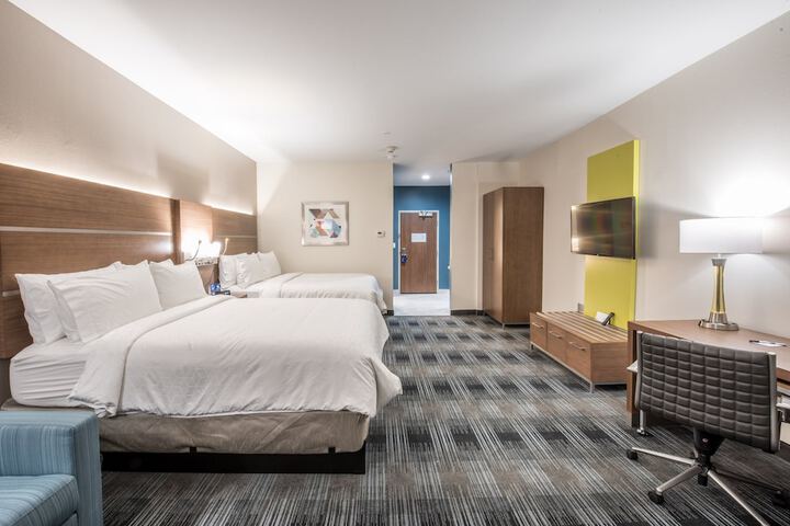 Room 27 of 72