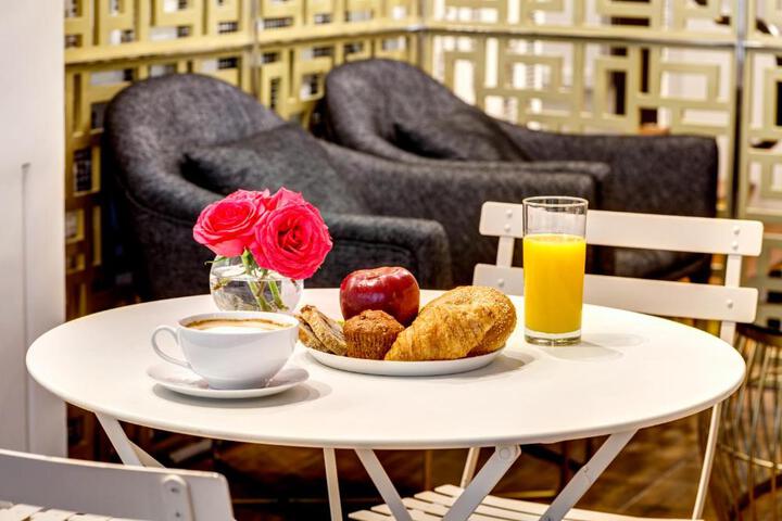 L Hotel