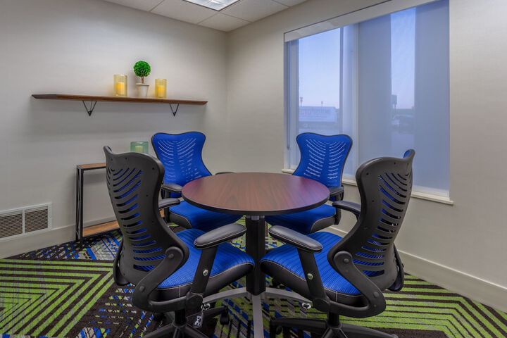 Holiday Inn Express & Suites Vandalia by IHG