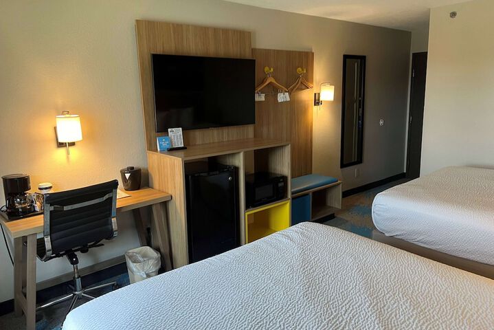Room 28 of 34