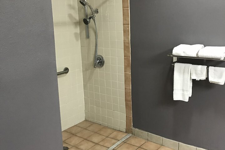 Super 8 by Wyndham Slidell