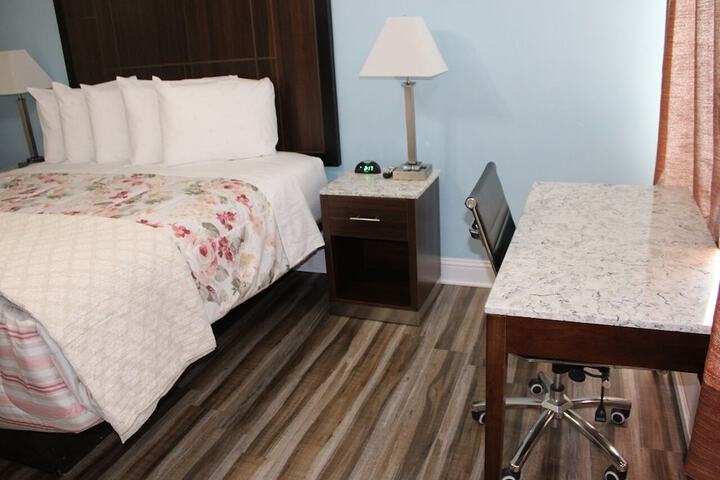 Dolphin Cove Motel