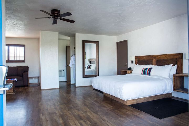 Room 18 of 24
