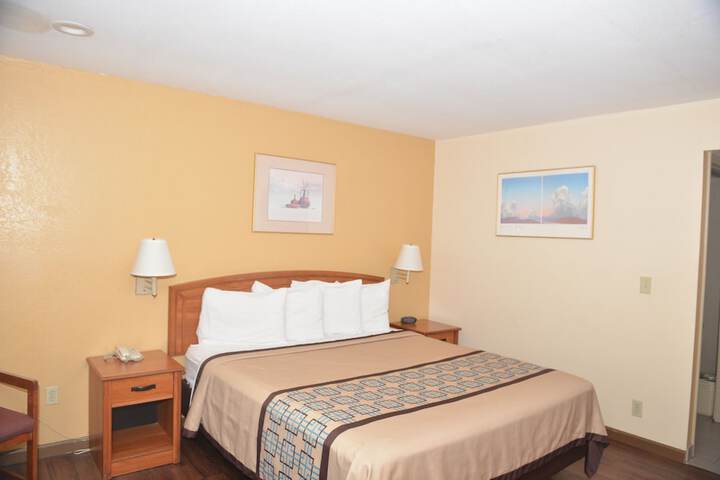 Room 11 of 21