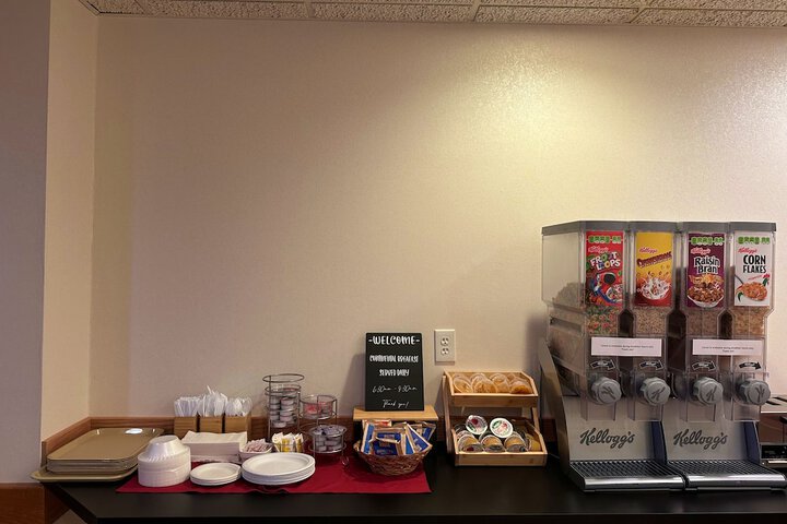 Breakfast/Coffee Service 61 of 72