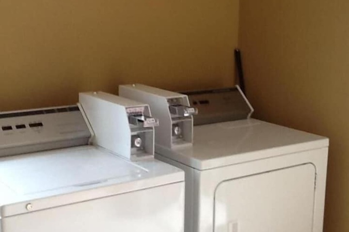 Laundry 33 of 34