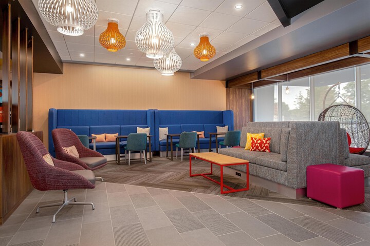 Tru by Hilton Gananoque On
