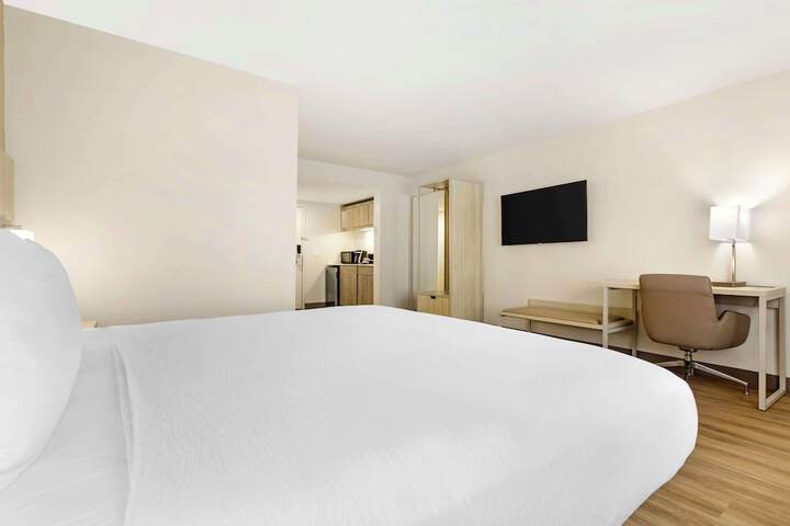 Best Western Plus Sugar Land / Stafford