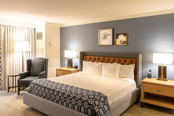 Williamsburg Lodge Autograph Collection
