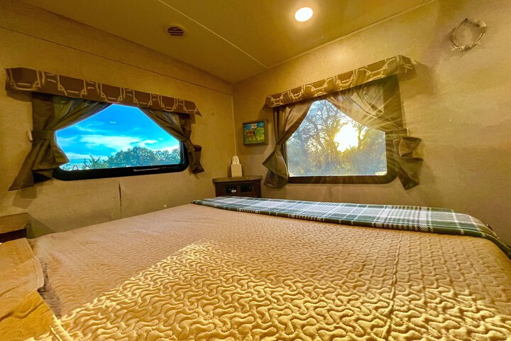 Room 233 of 292