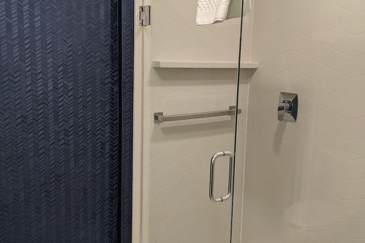 Room 16 of 33