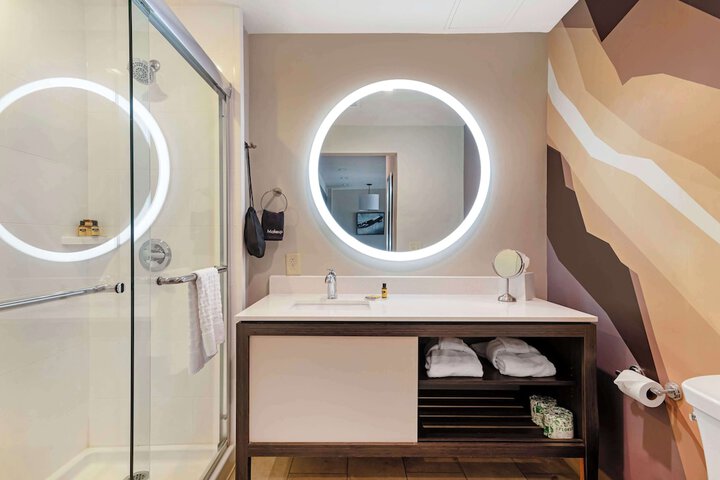 Best Western Plus Executive Residency Rigbys Water World Hotel